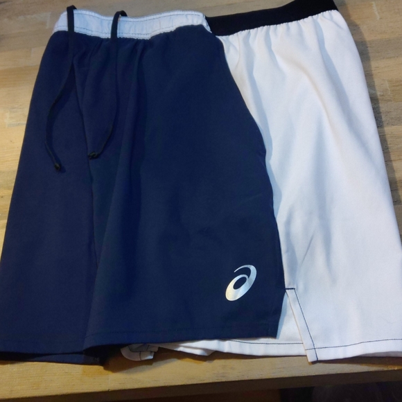 Asics 1/2 & 1/2 two-tone running shorts - Picture 3 of 3